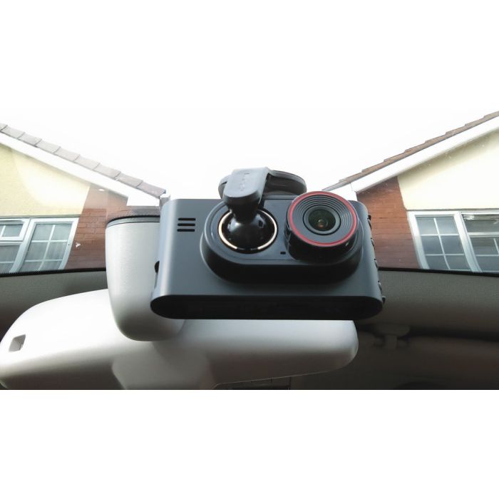 Garmin Dash Cam 30 kamera za snimanje saobraćaja