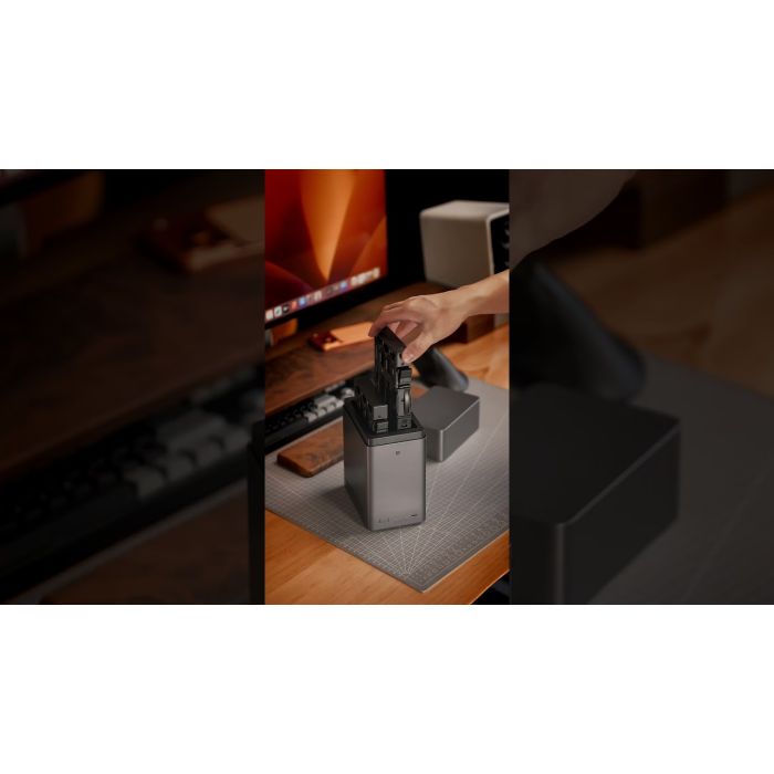 Would your desk look as good as this with a UGREEN DH2300 NAS on it? Yes. Yes it would.